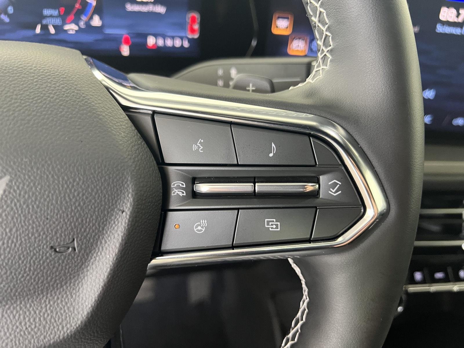 Used 2026 Summit White Chevrolet AWD LT image 9