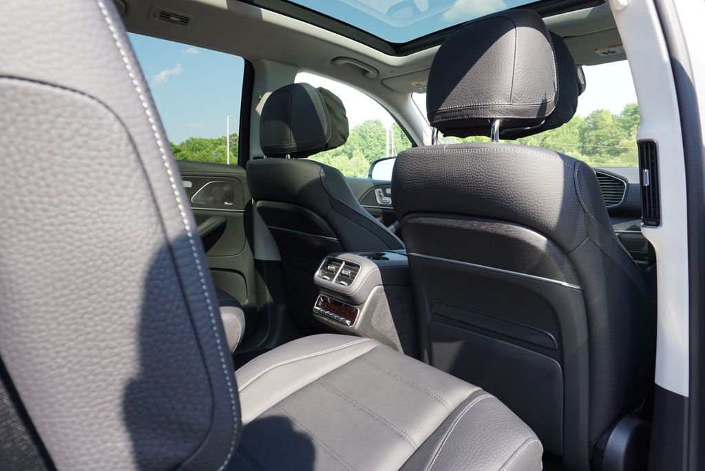 New 2026 MANUFAKTUR Alpine Grey Mercedes-Benz GLS 450 image 43
