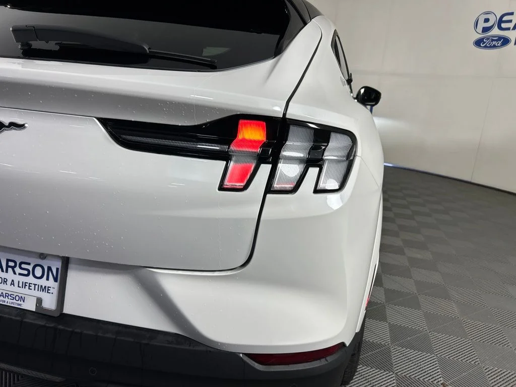 New 2026 Star White Metallic Tri-coat Ford Premium image 9