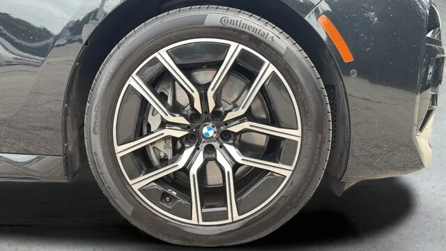 Used 2025 Black Sapphire Metallic BMW 760i xDrive image 62