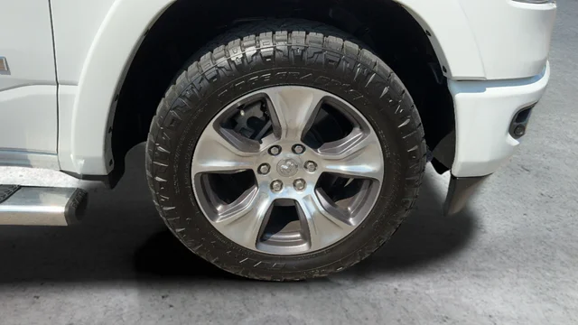 Used 2022 White Ram Laramie image 27