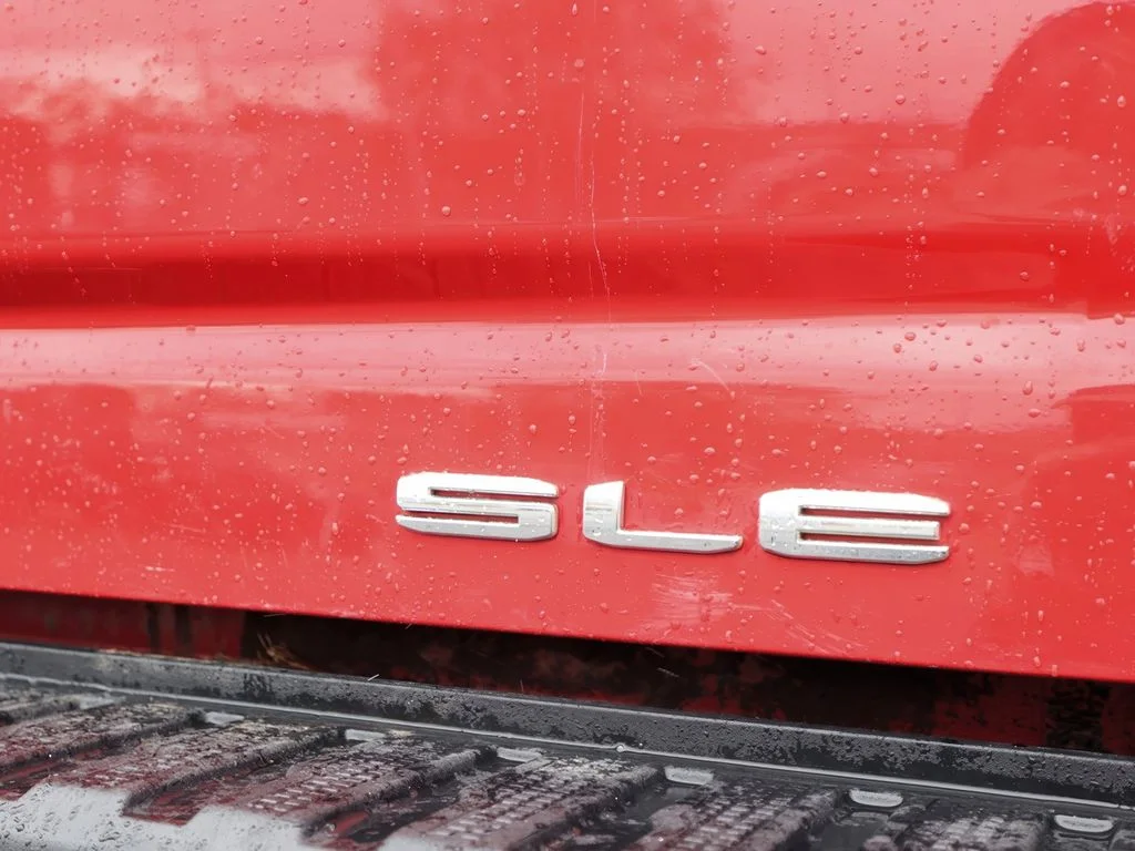 Used 2021 Cardinal Red GMC SLE image 28
