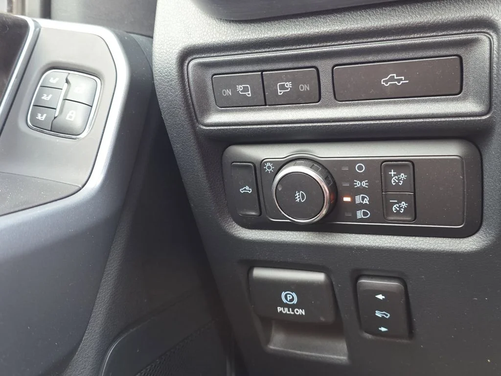 Used 2021 Gray Ford Lariat image 23