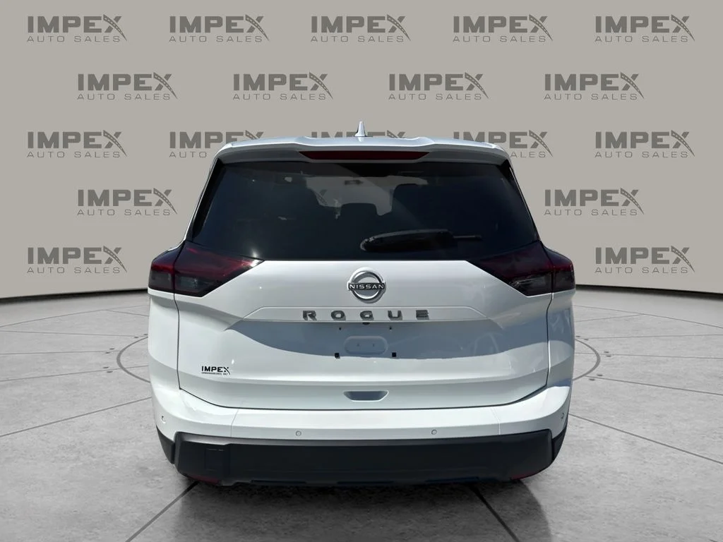 Used 2025 White Nissan SV image 4