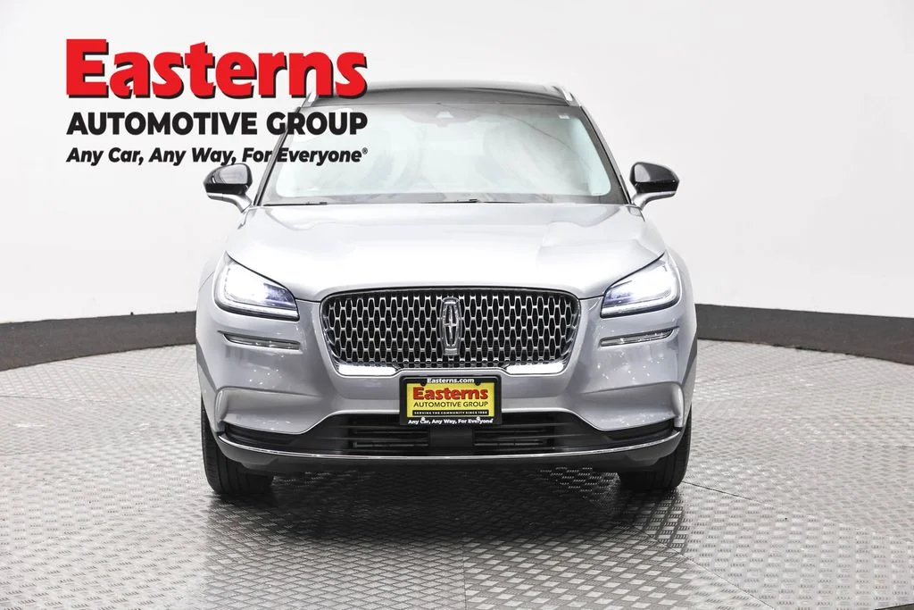 Used 2022 Silver Lincoln Standard image 2