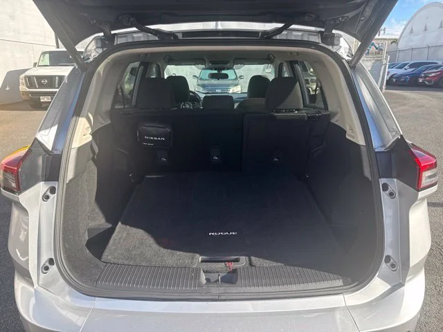 Used 2024 Silver Nissan SV image 12
