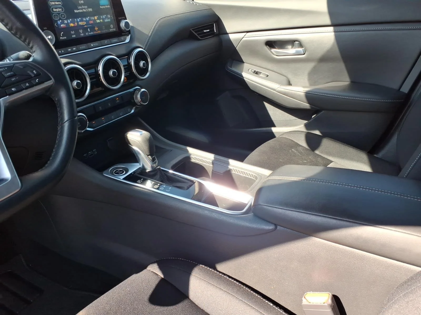 Used 2022 Electric Blue Metallic Nissan SV image 22