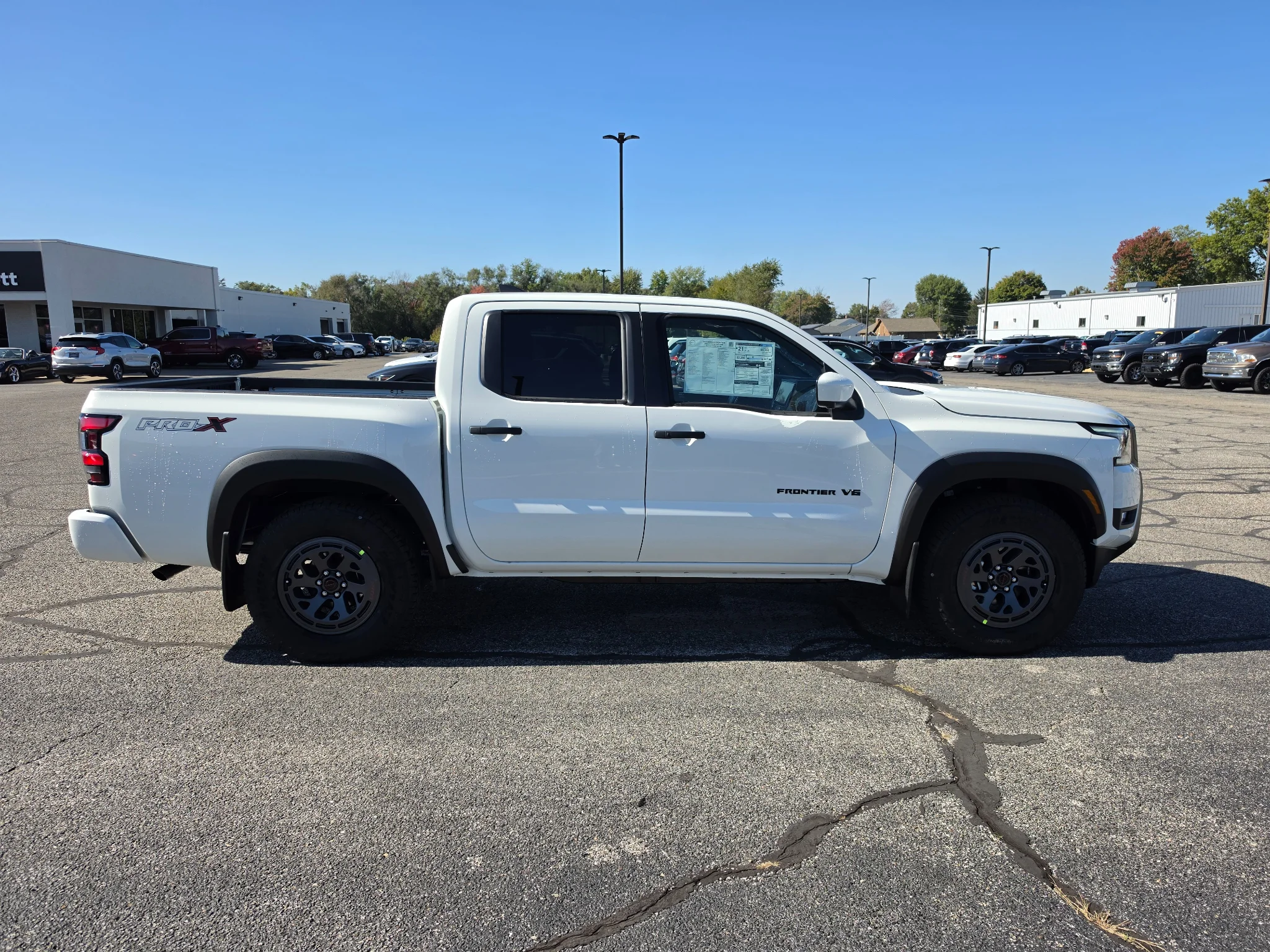 New 2027 Glacier White Nissan PRO-X image 7