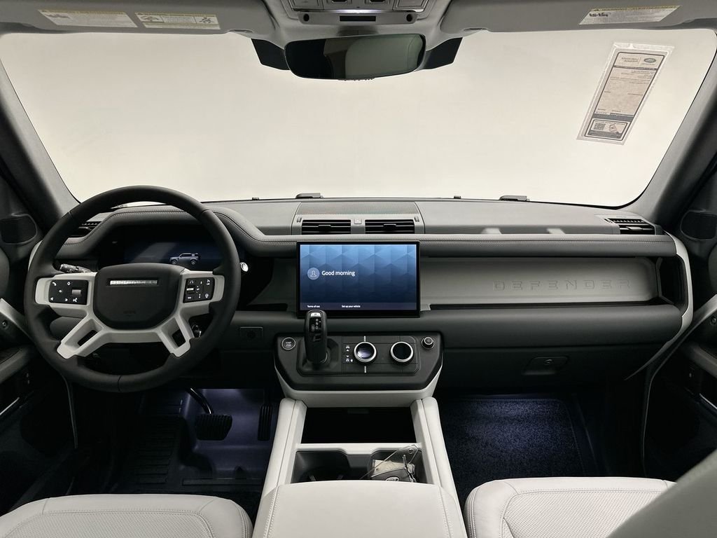 Used 2025 Fuji White Land Rover S image 8