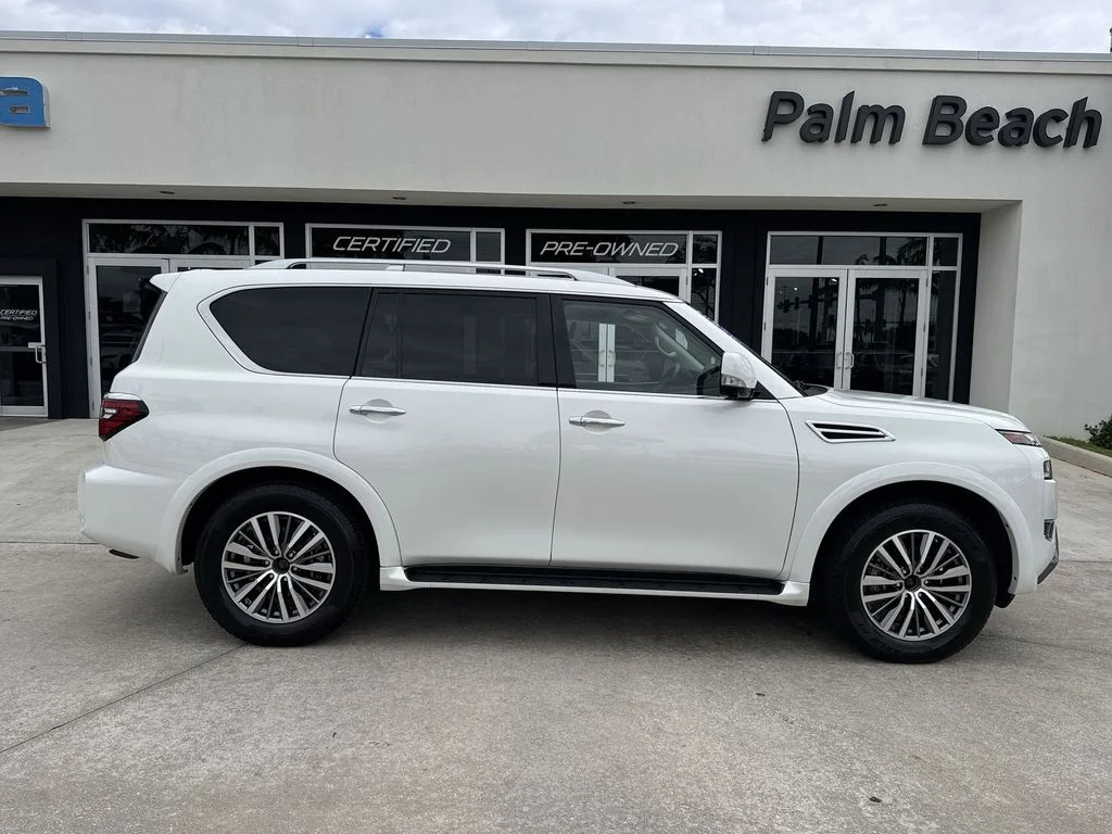 Used 2024 Aspen White Nissan SL image 5