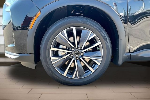 New 2027 MINERAL BLACK INFINITI LUXE image 8