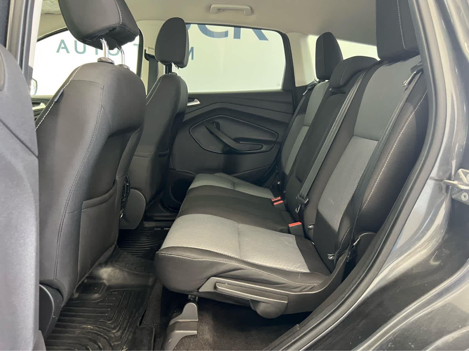 Used 2017 Magnetic Ford SE image 25