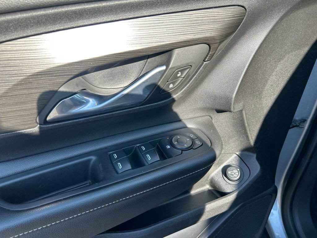 Used 2023 STERLING METALLIC GMC SLE image 10