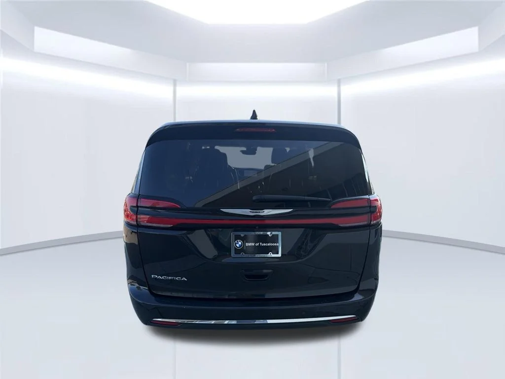 Used 2023 Black Chrysler Touring L image 6