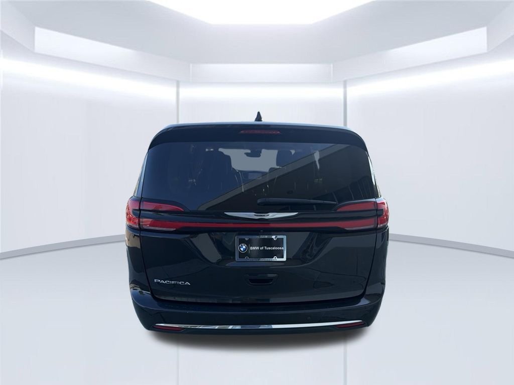 Used 2023 Black Chrysler Touring L image 6