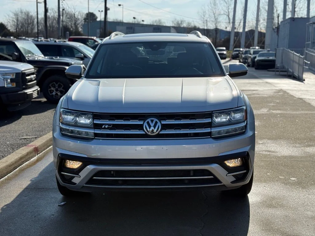 Used 2018 Silver Volkswagen SEL image 3