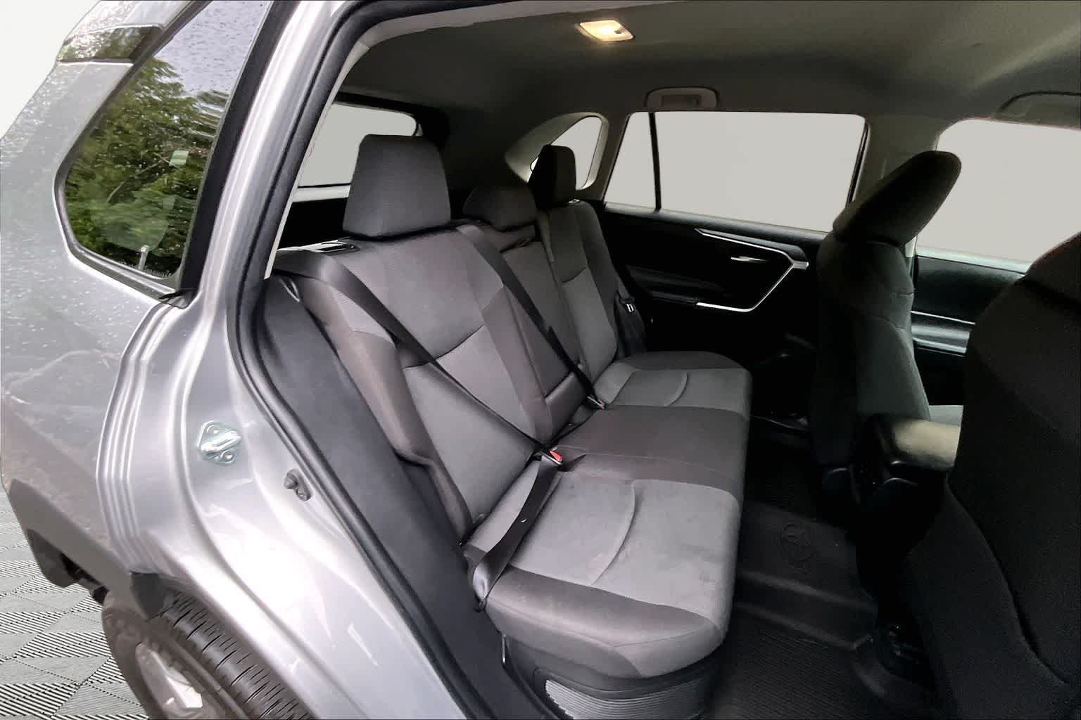 Used 2025 Silver Sky Metallic Toyota Hybrid XLE image 20