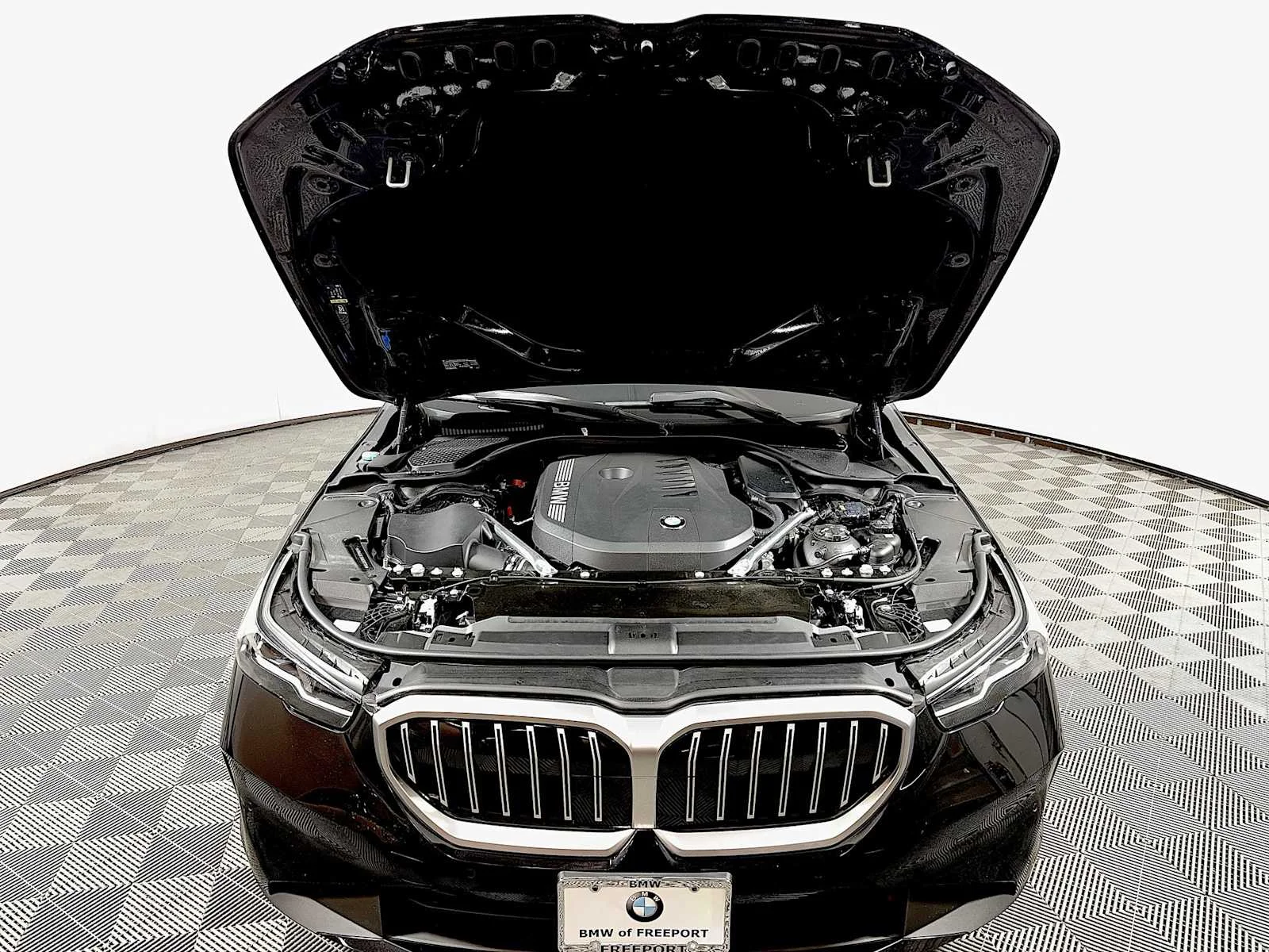 Used 2024 Black Sapphire Metallic BMW 540i xDrive image 31