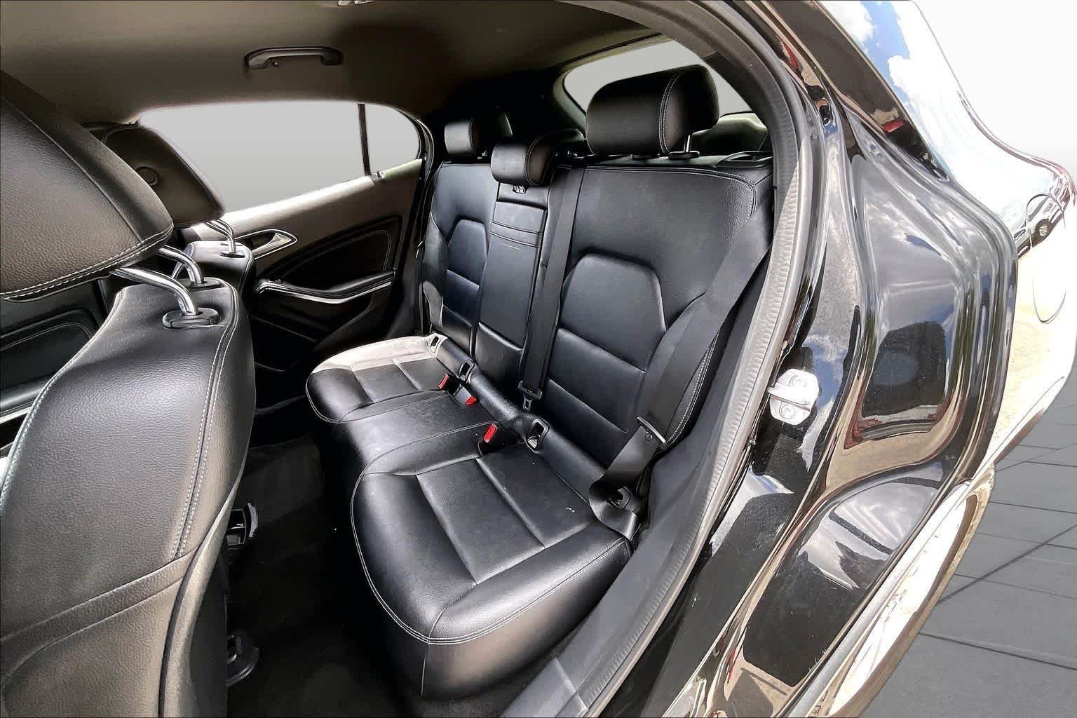 Used 2020 Black Mercedes-Benz GLA 250 image 19