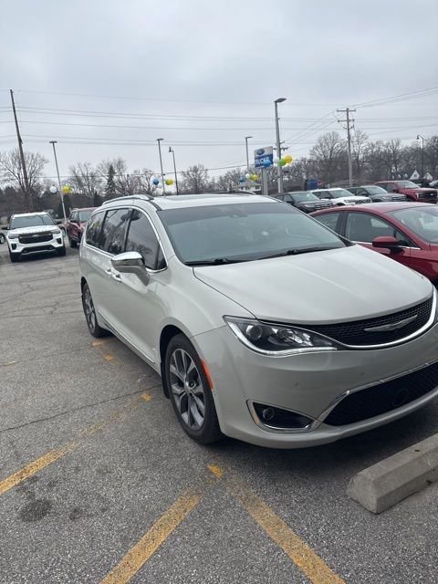Used 2017 Chrysler Pacifica Limited with VIN 2C4RC1GG4HR647994 for sale in Valparaiso, IN