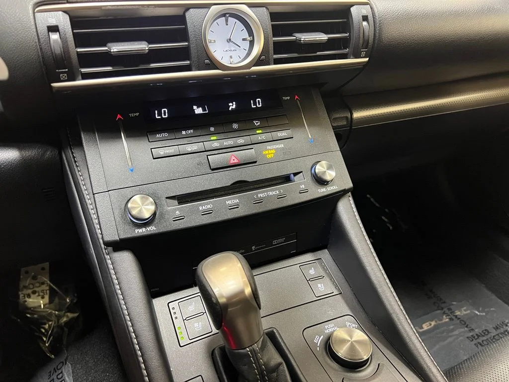 Used 2015 Silver Lexus 350 image 24
