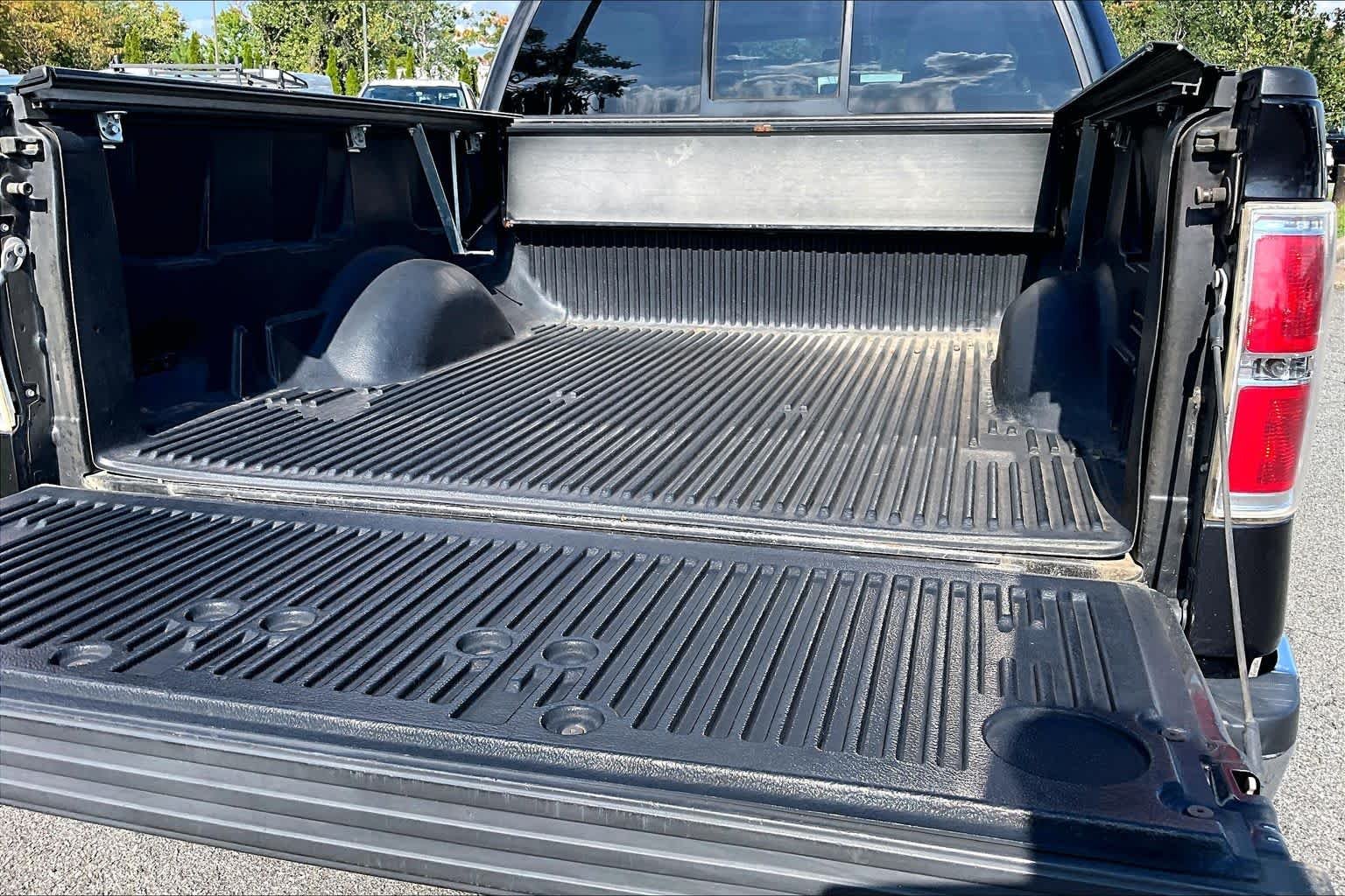 Used 2014 Tuxedo Black Metallic Ford XLT image 31