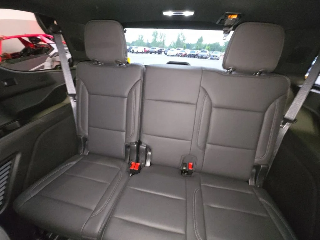 Used 2024 White Chevrolet Z71 image 29