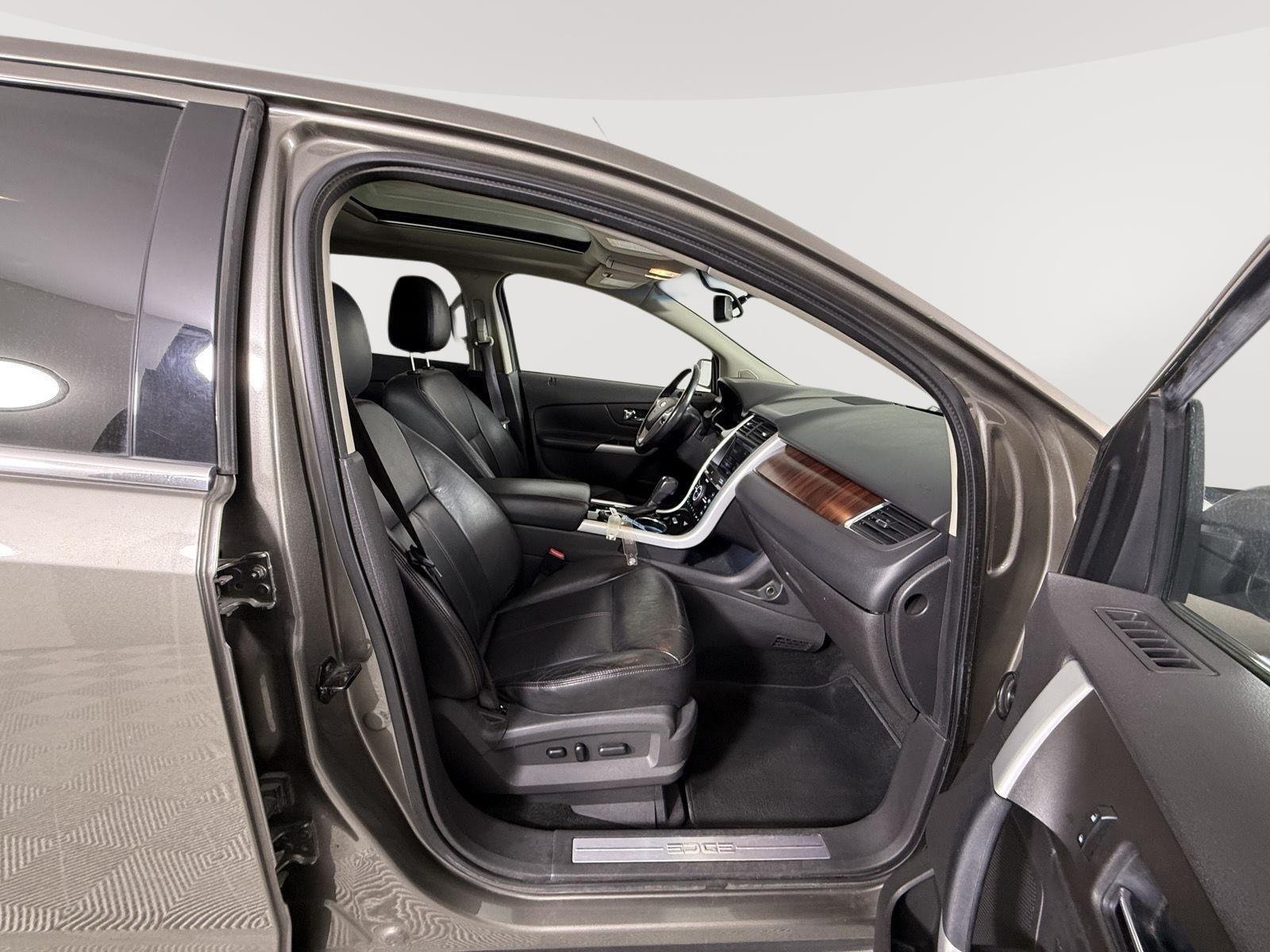 Used 2013 Mineral Grey Metallic Ford Limited image 18