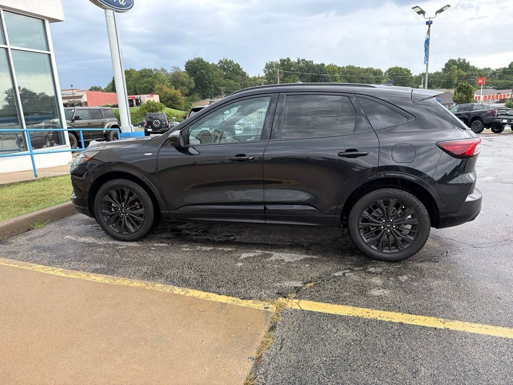 Used 2023 Black Metallic Ford ST-Line Elite image 7