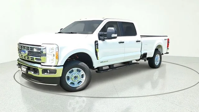 2026 Ford Super Duty F-350® XLT