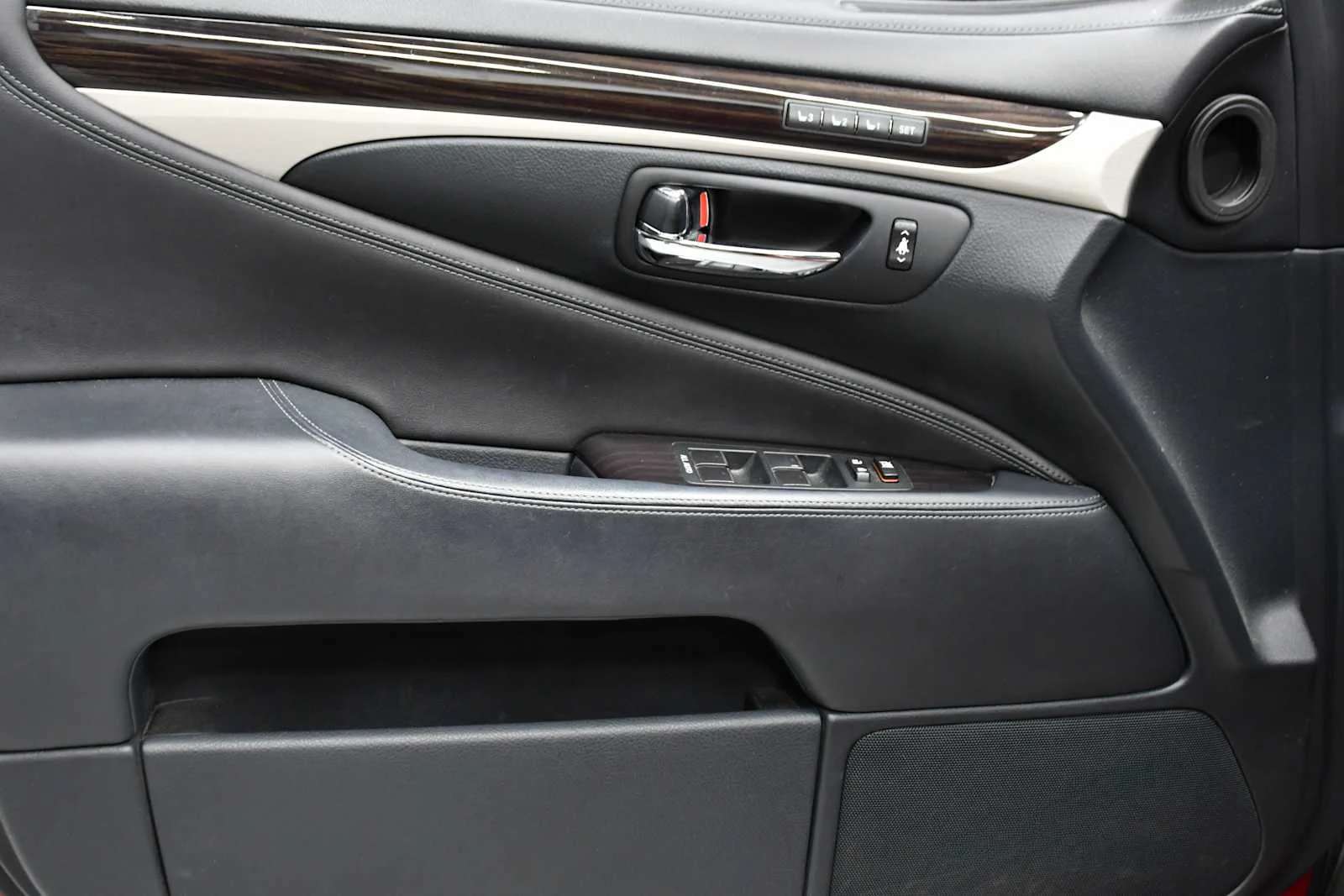 Used 2014 Matador Red Mica Lexus  image 14