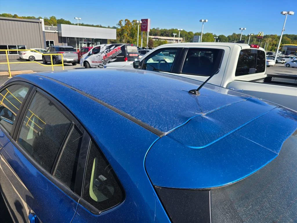 Used 2022 Blue Subaru Base image 12