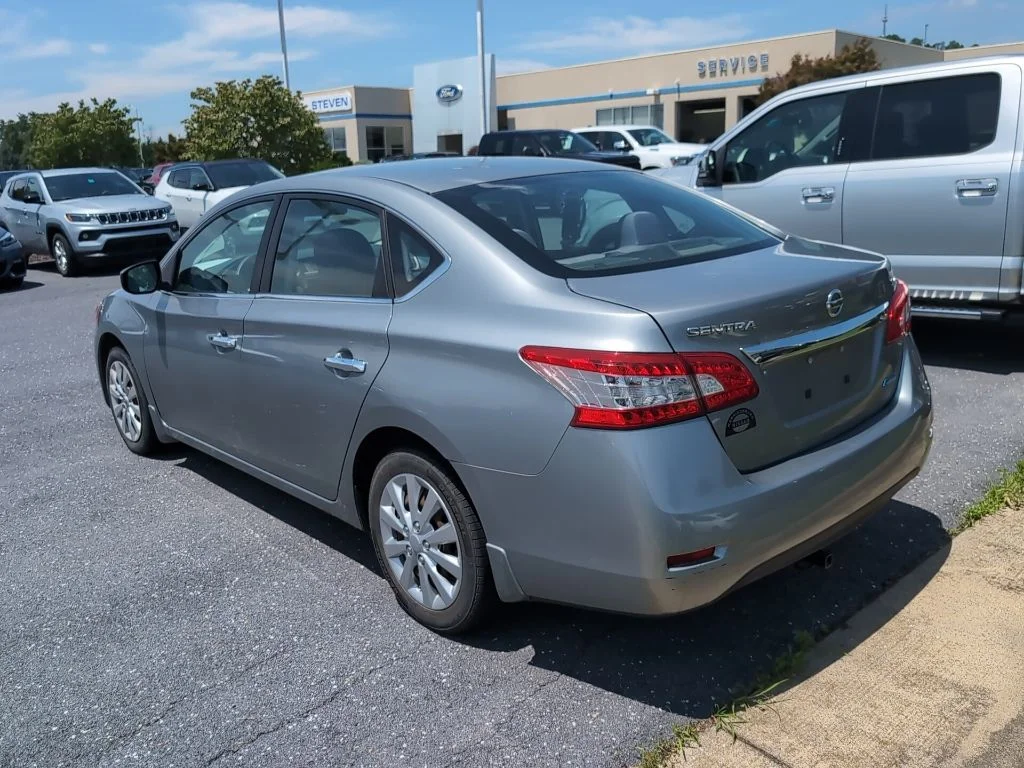 Used 2013 Gray Nissan SV image 7
