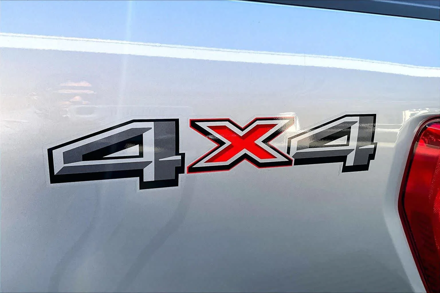 Used 2023 Iconic Silver Metallic Ford XLT image 18