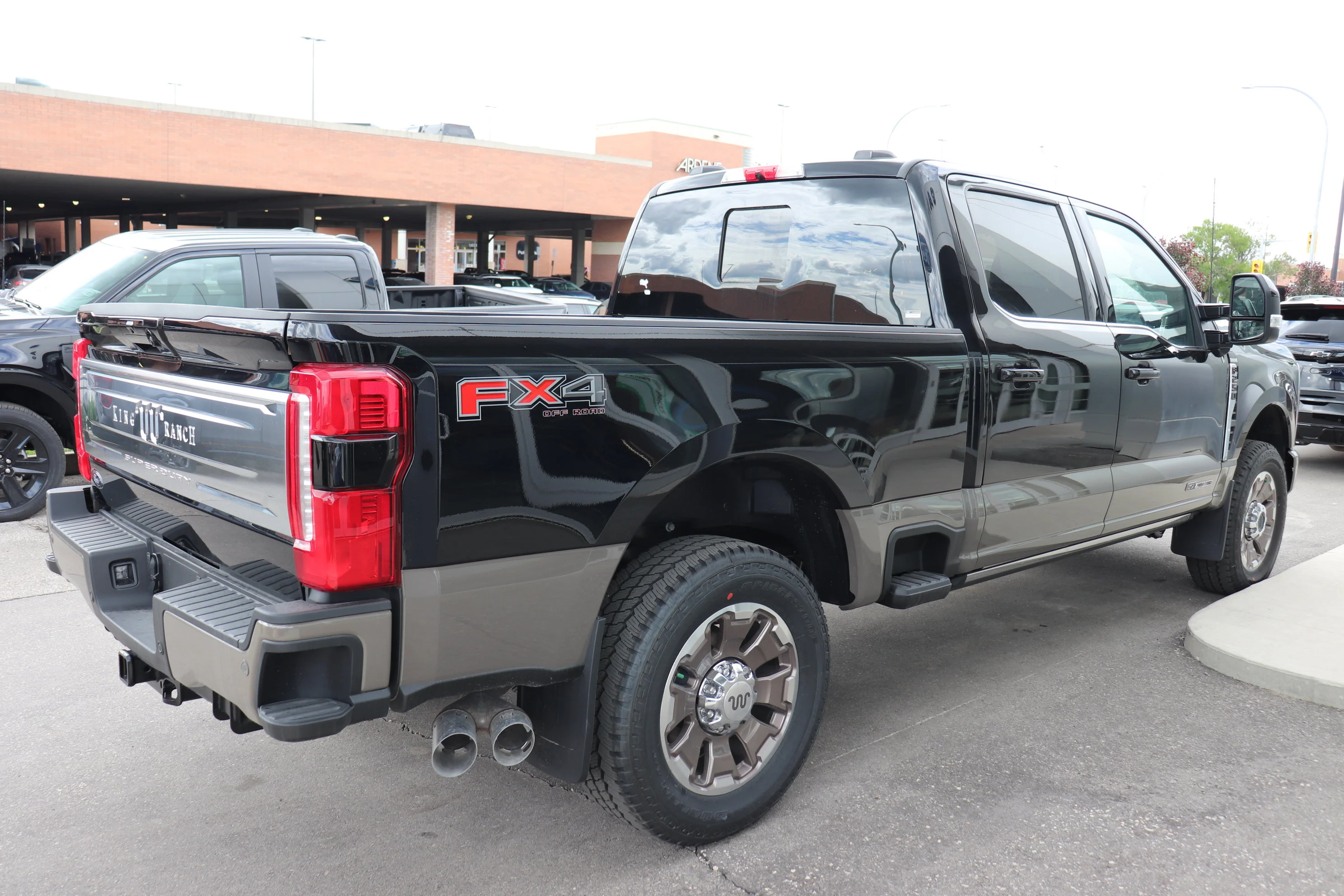 New 2026 AGATE BLACK METALLIC Ford King Ranch image 3