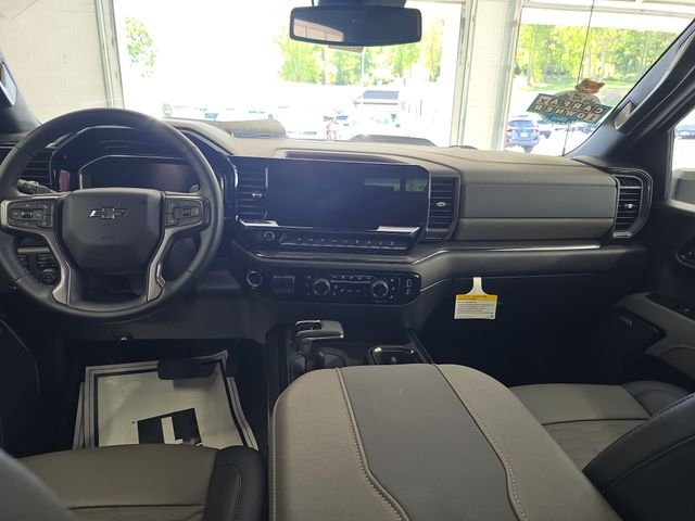 Used 2024 White Chevrolet ZR2 image 11