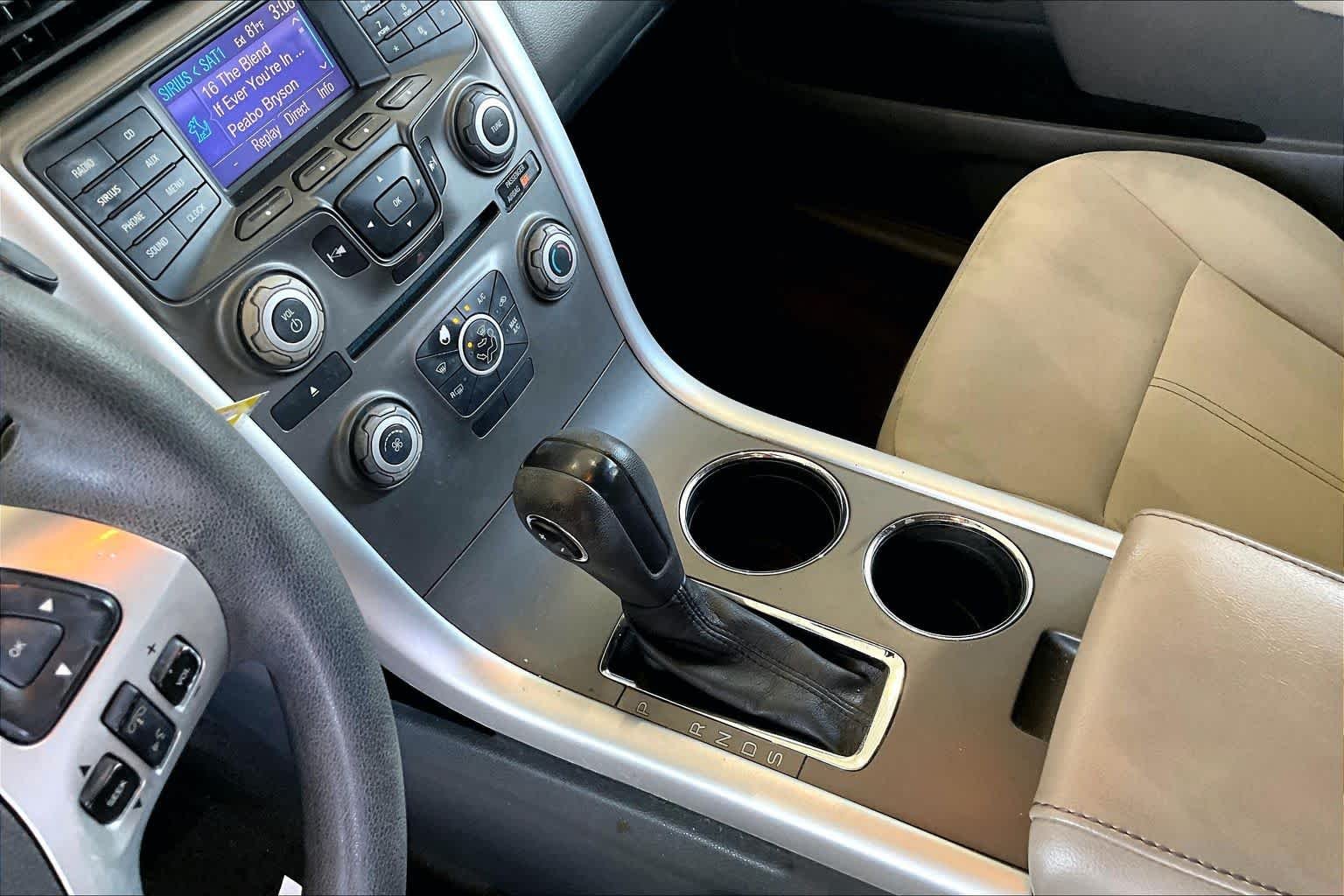 Used 2013 White Suede Ford SE image 15