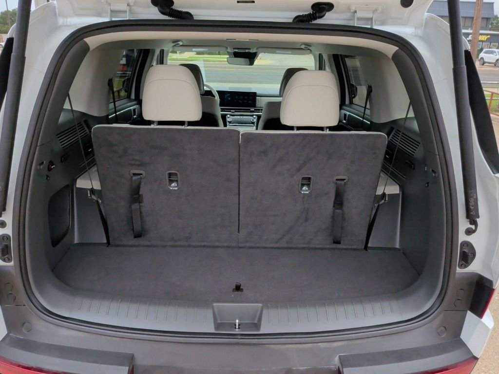 Used 2026 White Hyundai SEL image 35