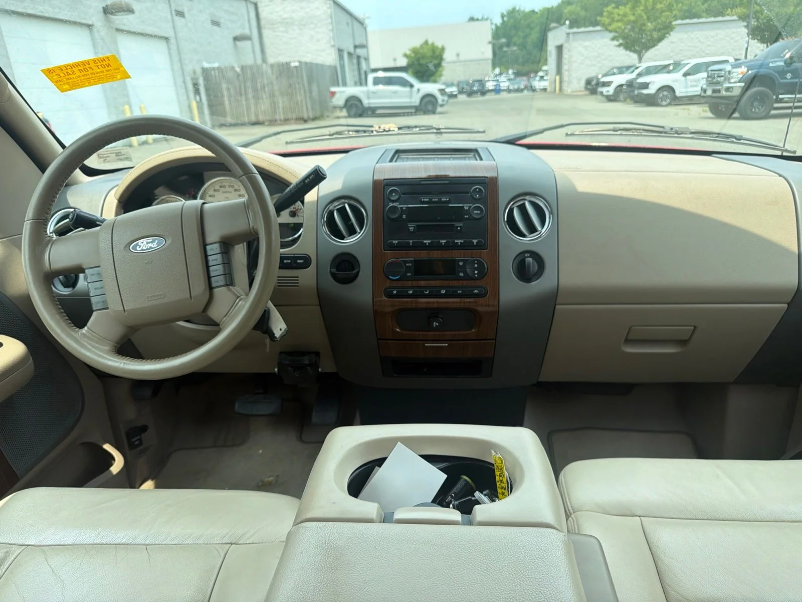 Used 2004 Red Ford Lariat image 28