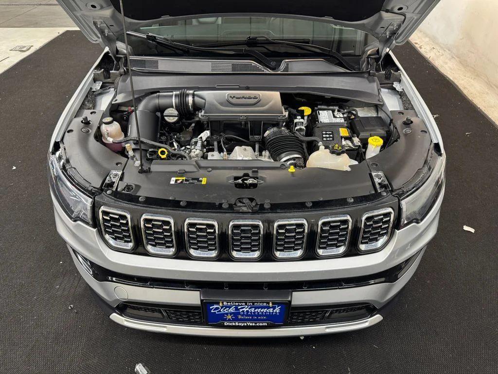 Used 2025 Silver Jeep Limited image 11