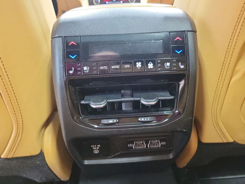 Used 2022 Black Jeep Summit image 30