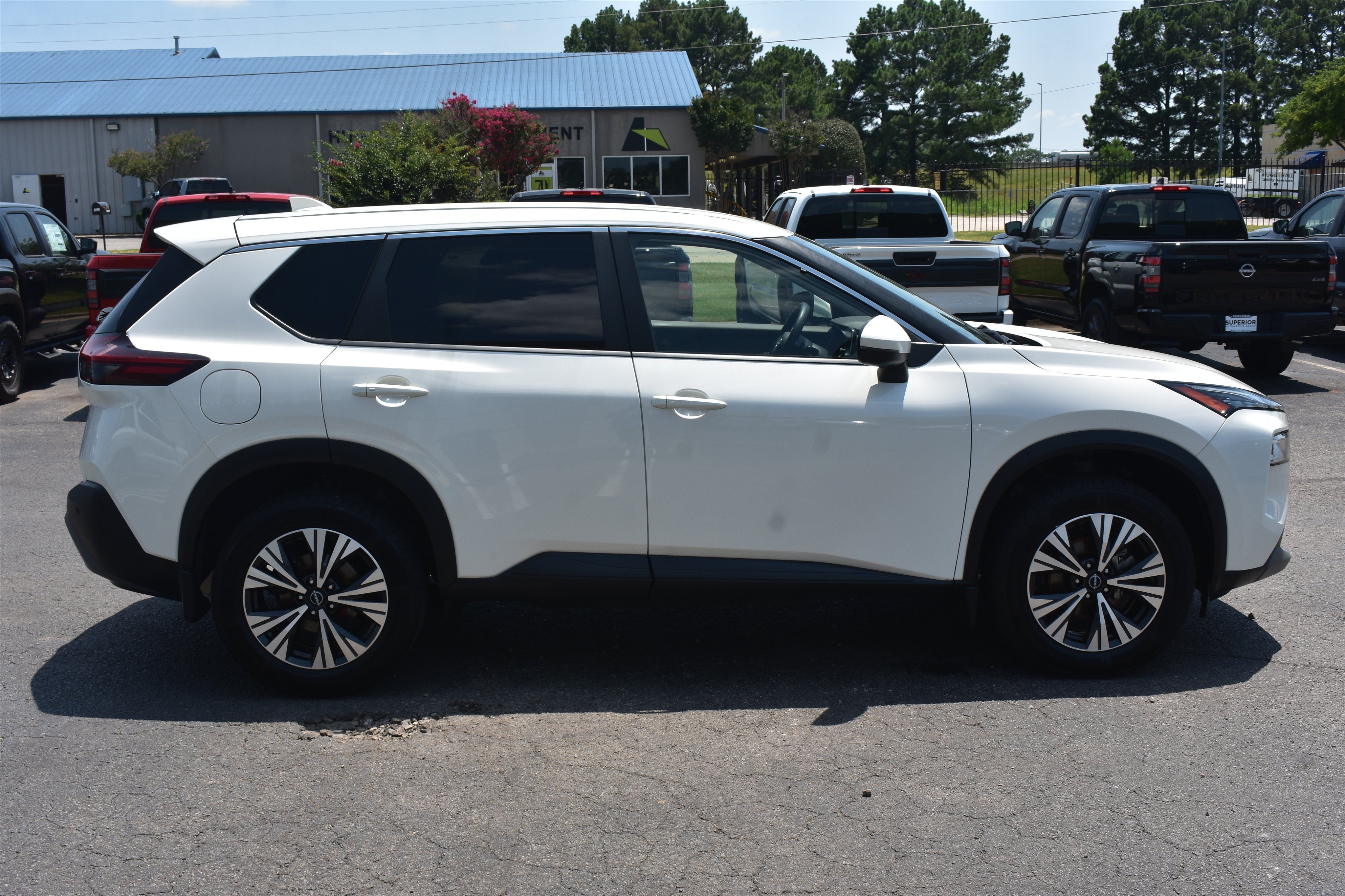Used 2023 Pearl White Tricoat Nissan SV image 4