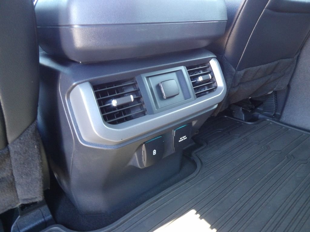 Used 2024 White Metallic Ford Lariat image 21