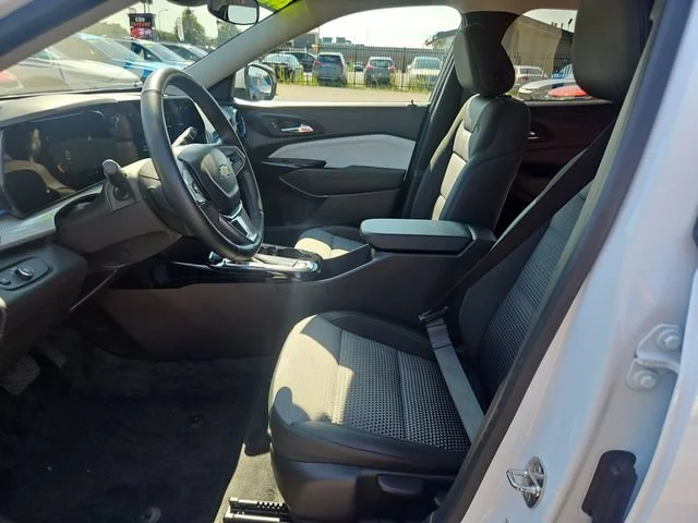 Used 2024 Summit White Chevrolet LT image 10