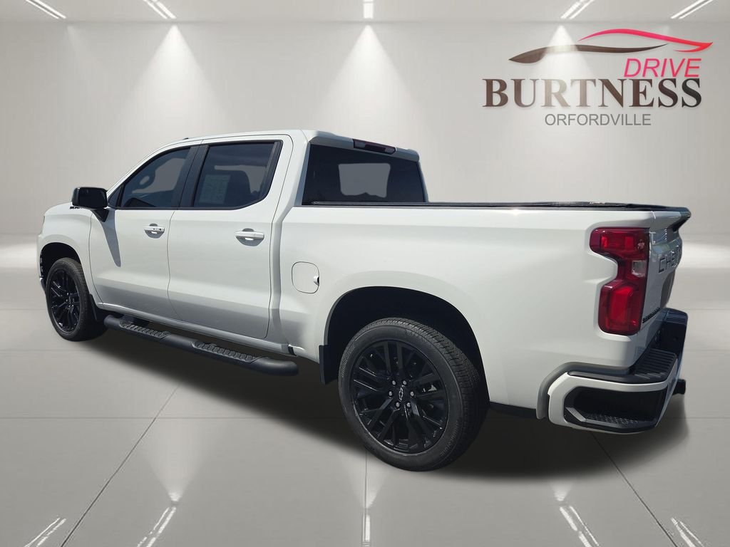 Used 2021 White Chevrolet RST image 6