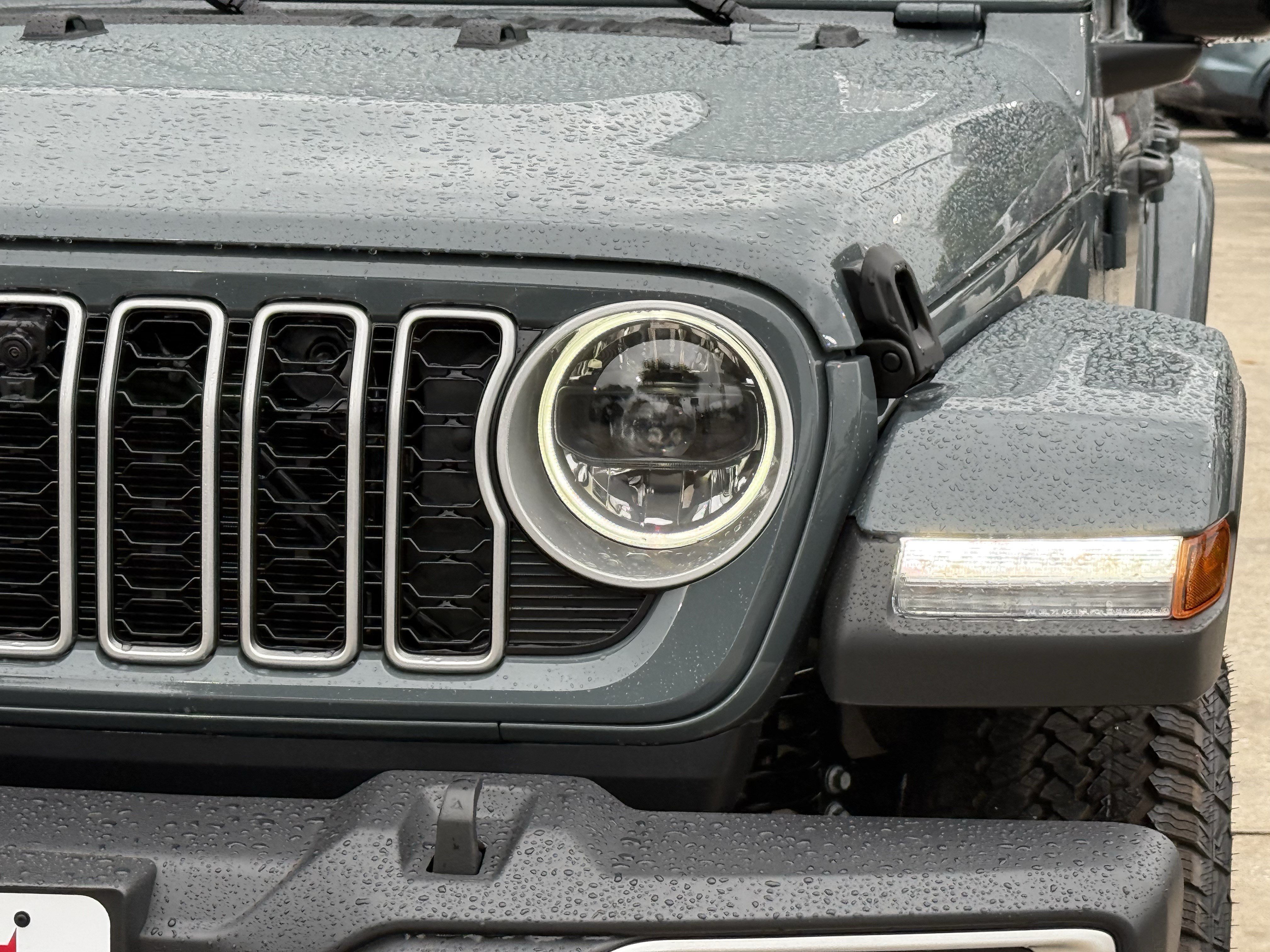 New 2026 Anvil Clear-Coat Exterior Paint Jeep Sahara image 7