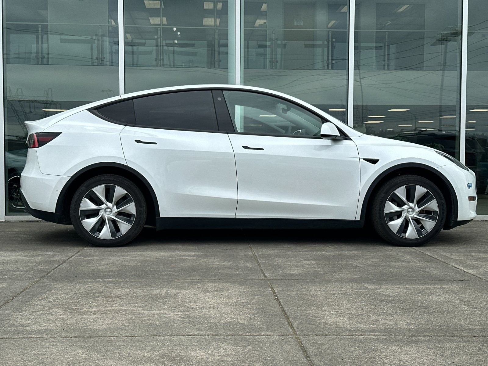 2021 Tesla Model Y Standard Range's photo