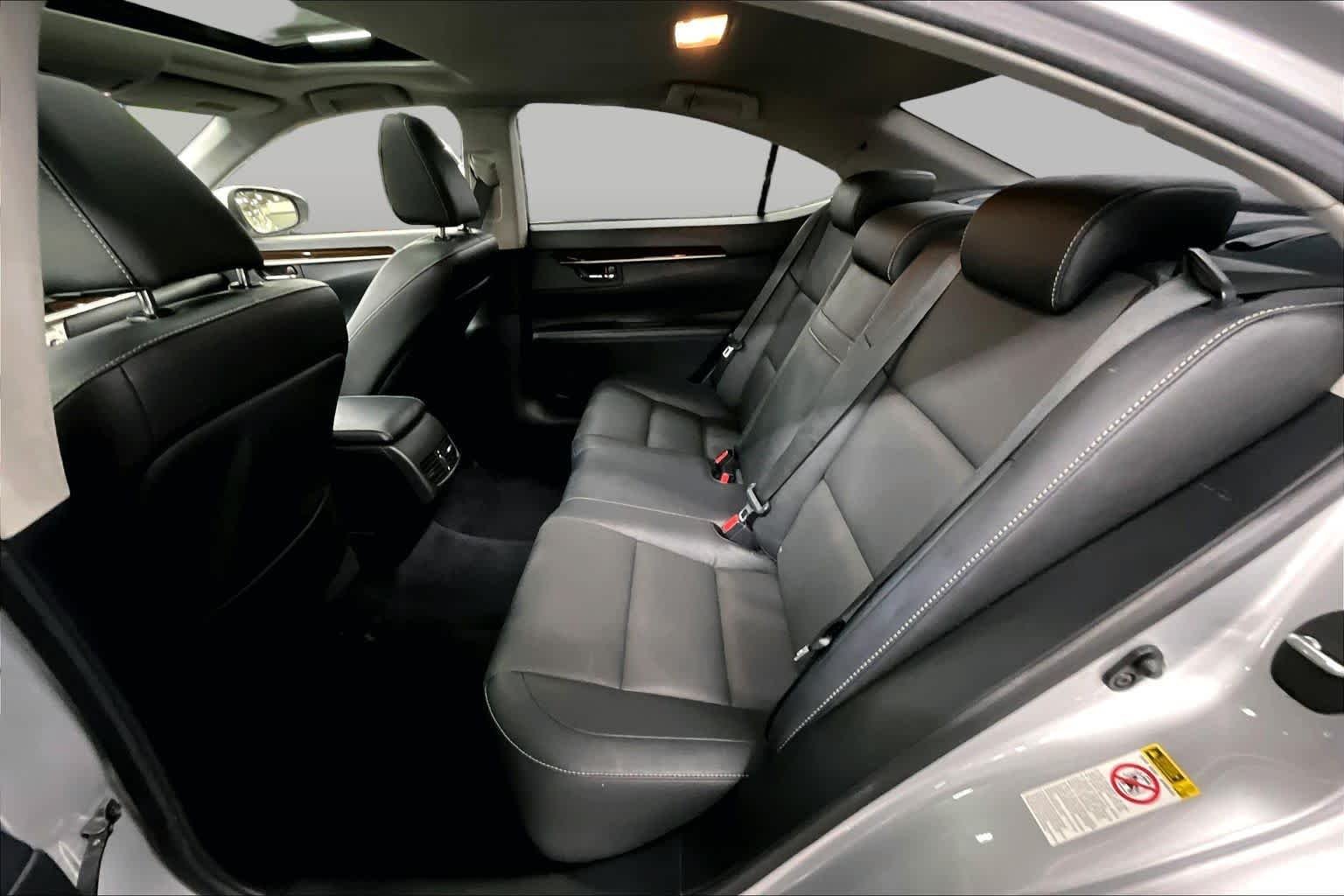 Used 2014 Silver Lining Metallic Lexus  image 19