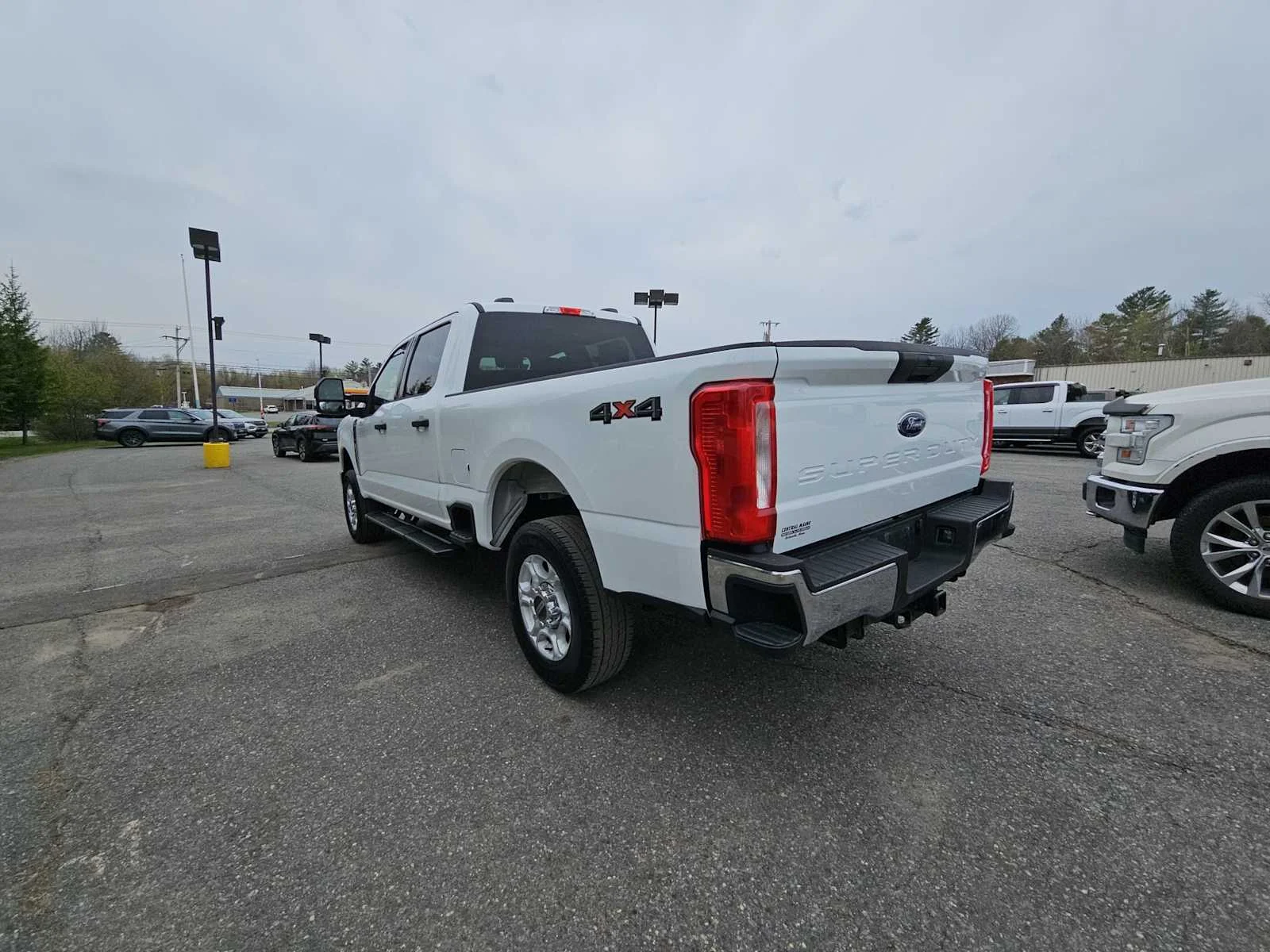 Used 2025 Oxford White Ford XLT image 5