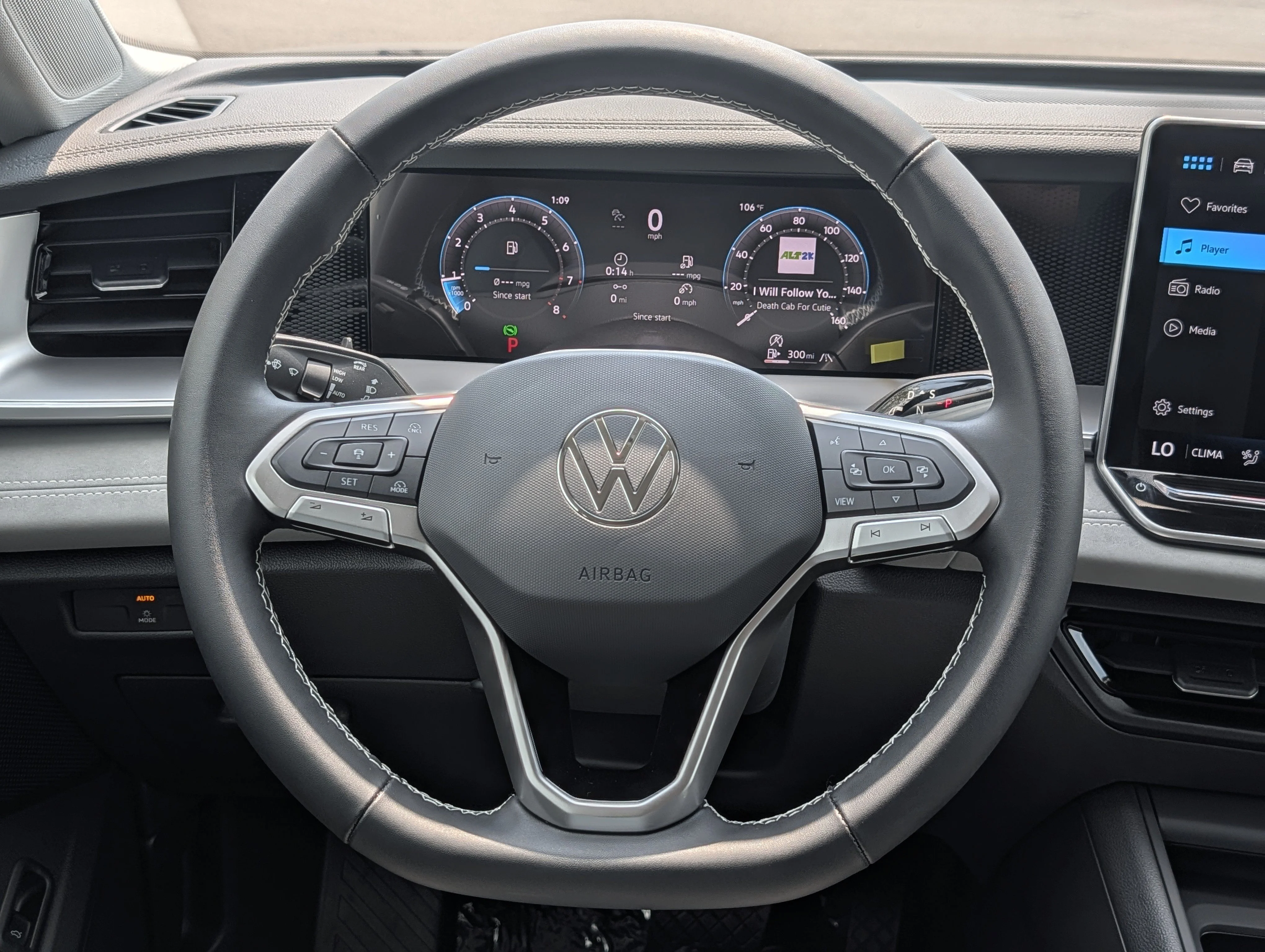 New 2026 Platinum Gray Metallic Volkswagen SE image 10